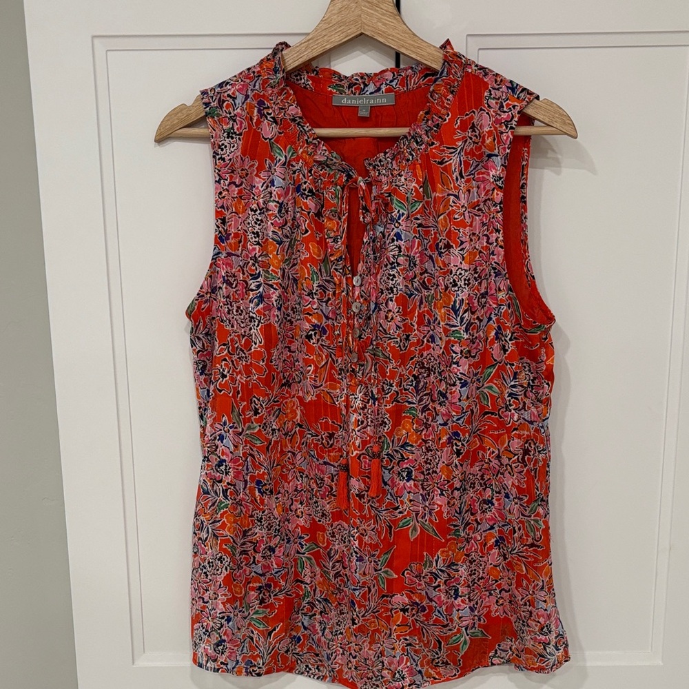 Floral Sleeveless Top - M